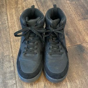 PERFECT CONDITION Gap high top sneakers.